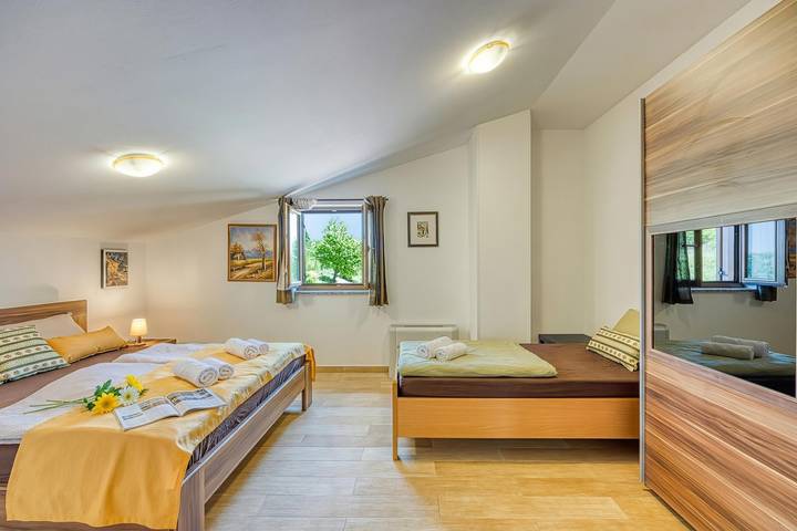 Grad Inn Room Thyme with Pool in Koper, Slowenisches Istrien