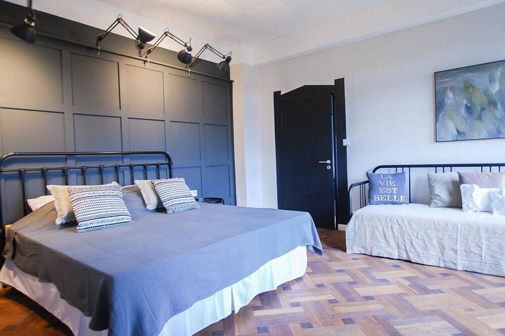 Ganze Wohnung, Ferienhaus Alte Schule Mötsch - Rektorenwohnung - 90 qm in Bitburg, Eifelkreis Bitburg-Prüm