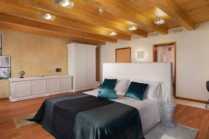 Villa pour 8 personnes, avec balcon ainsi que jardin et sauna à Céline - 3