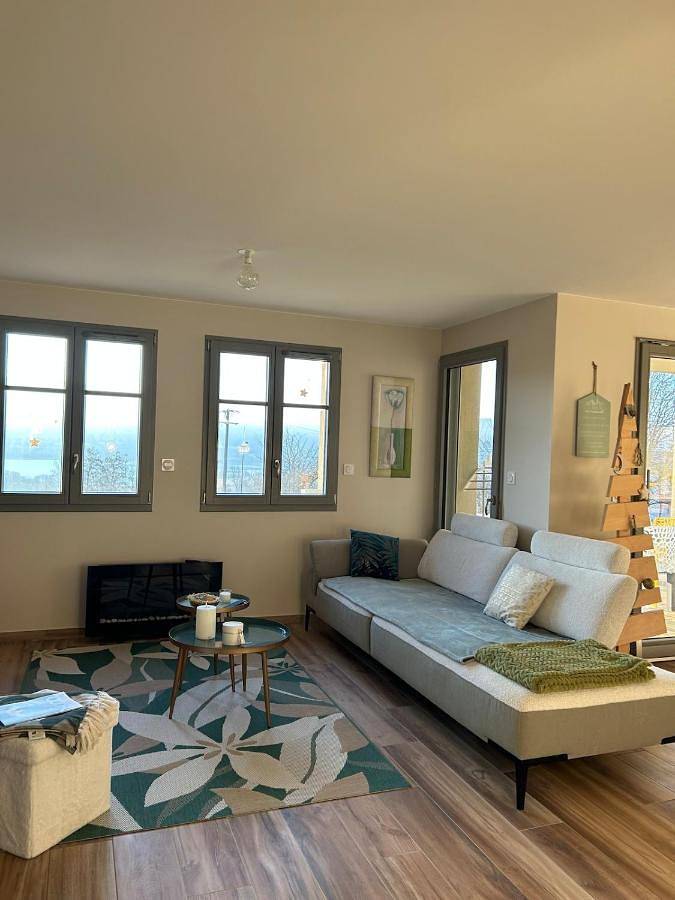 Gîte pour 4 personnes, avec terrasse et vue sur le lac à Les Grangettes - 4