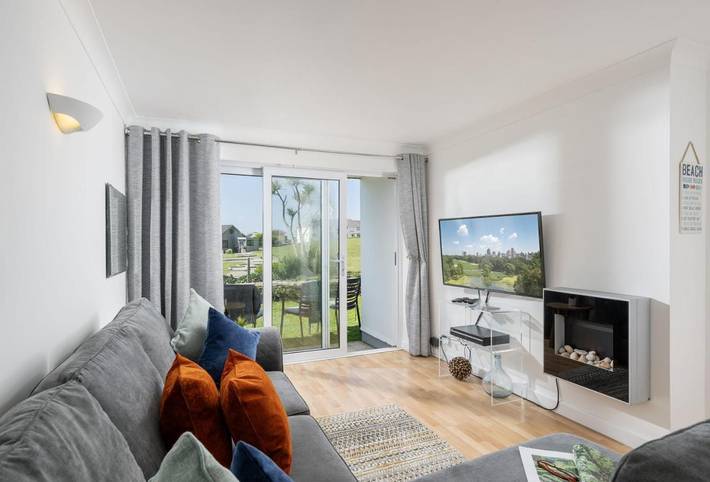 Holiday rental for 4 people, with pool and terrace, with pets in Mawgan Porth