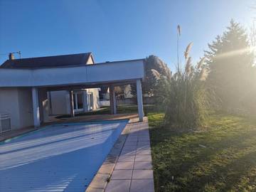 Gîte pour 8 personnes, avec vue ainsi que jardin et piscine à Plobsheim