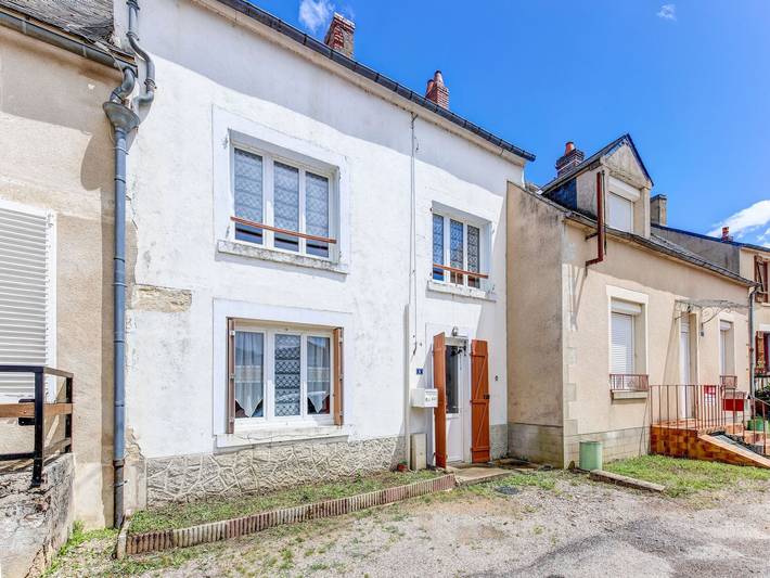 Gîte pour 4 personnes, avec terrasse et balcon/terrasse, adapté aux familles dans Brinon-sur-Beuvron
