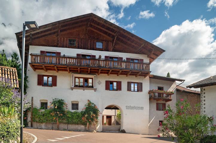 Appartamento intero, Appartamento 'Unterdornerhof Typ C' con vista sulle montagne, terrazza privata e Wi-Fi in Lagundo, Gruppo Tessa