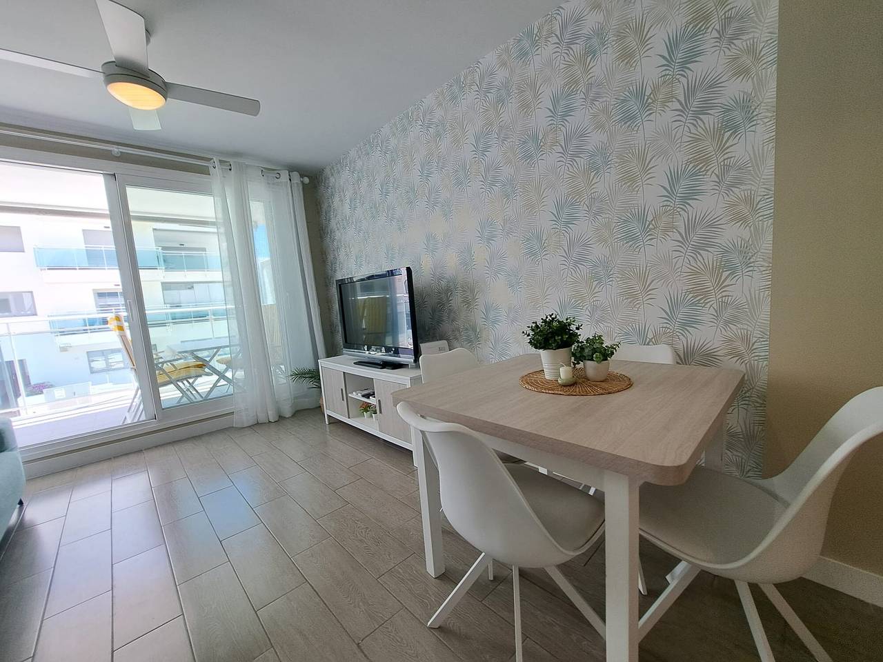 Apartamento entero, Apartamento 'Paraíso Duna 2' con vistas al mar, Wi-Fi y aire acondicionado in Torrox Costa, Torrox