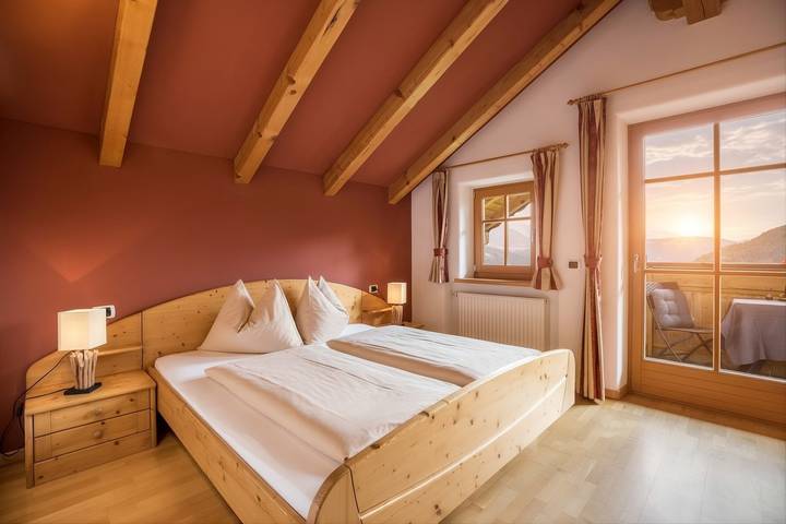 Apartamento inteiro, Moderno apartamento "Oberplunerhof - Bruneck" com Wi-Fi e varanda in Getzenberg, Kiens