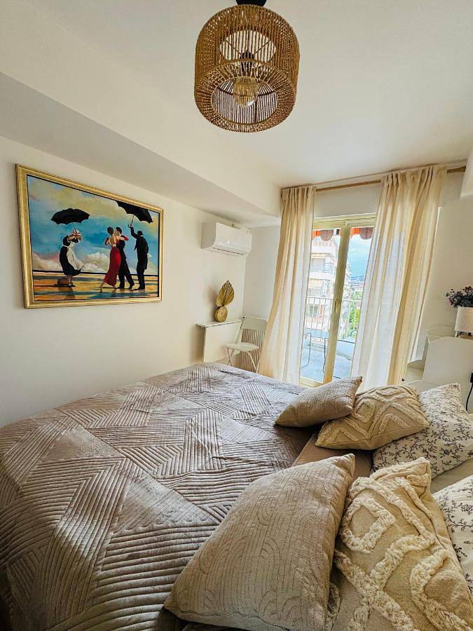 Appartement entier, One-Bedroom Apartment in Nice, Côte méditerranéenne (France)