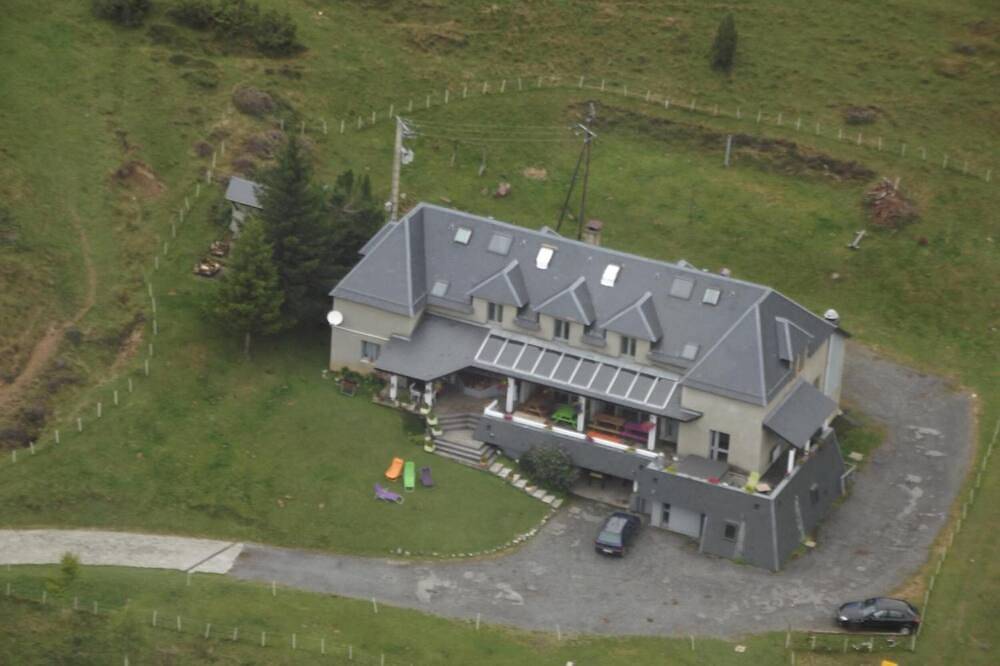 Gîte pour 33 Personnes dans Arrens-Marsous, Pyrénées