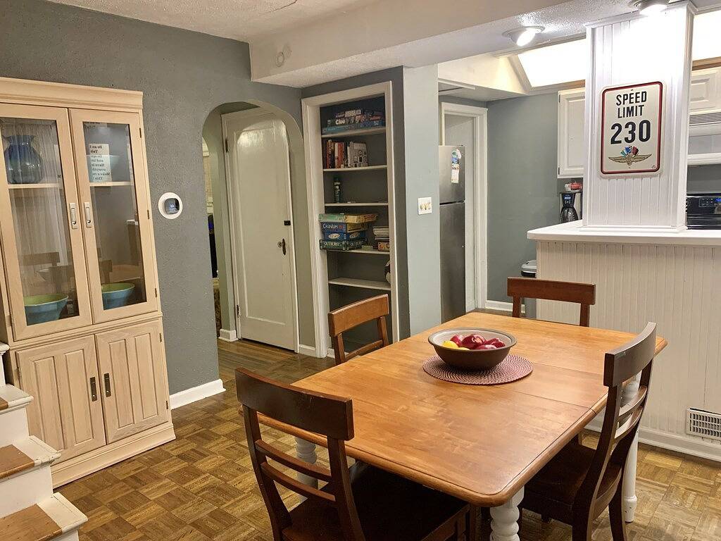 *King Bed*Broad Ripple*Near Downtown*Bonfire*Patio in Indianapolis, Indiana