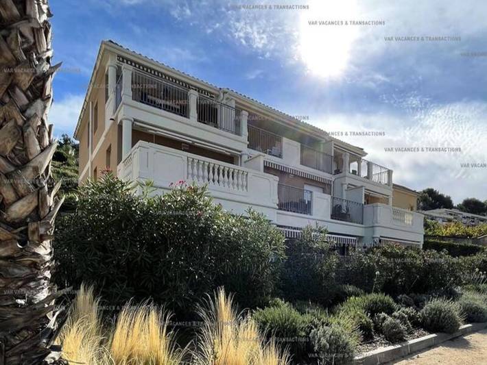 Gîte pour 6 personnes, avec terrasse, animaux acceptés dans Office De Tourisme De Saint Mandrier - 3