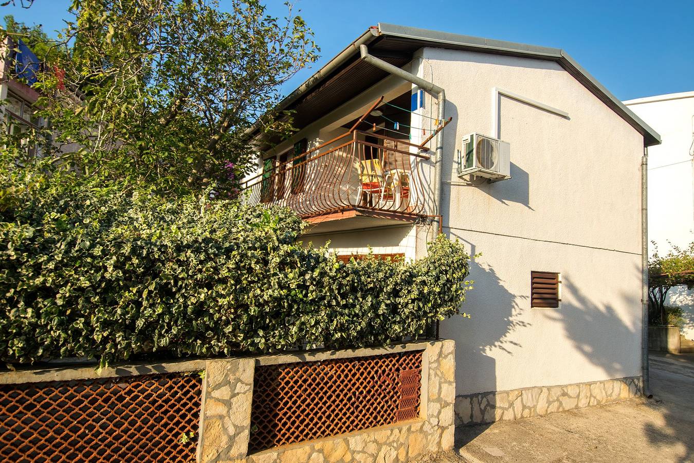 Entire apartment, Holiday apartment for 2 people with garden in Starigrad Paklenica, Starigrad