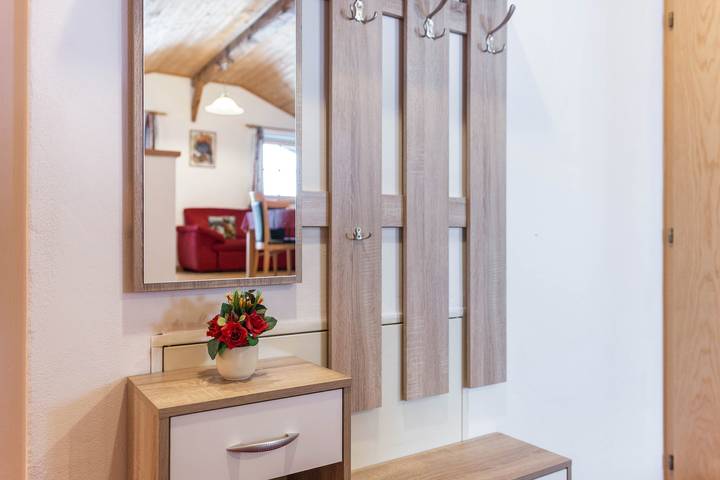 Ganze Wohnung, Ferienwohnung 'Ladinser Hof Reiterstube' mit Bergblick, Gemeinschaftsgarten und Wlan in Tiosels, Kastelruth