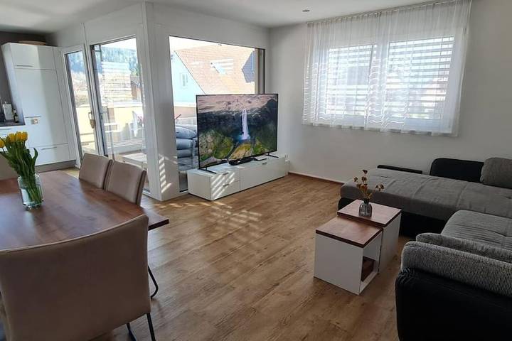 Ferienwohnung für 4 Personen, mit Balkon und Terrasse sowie Ausblick in Fürstentum Liechtenstein