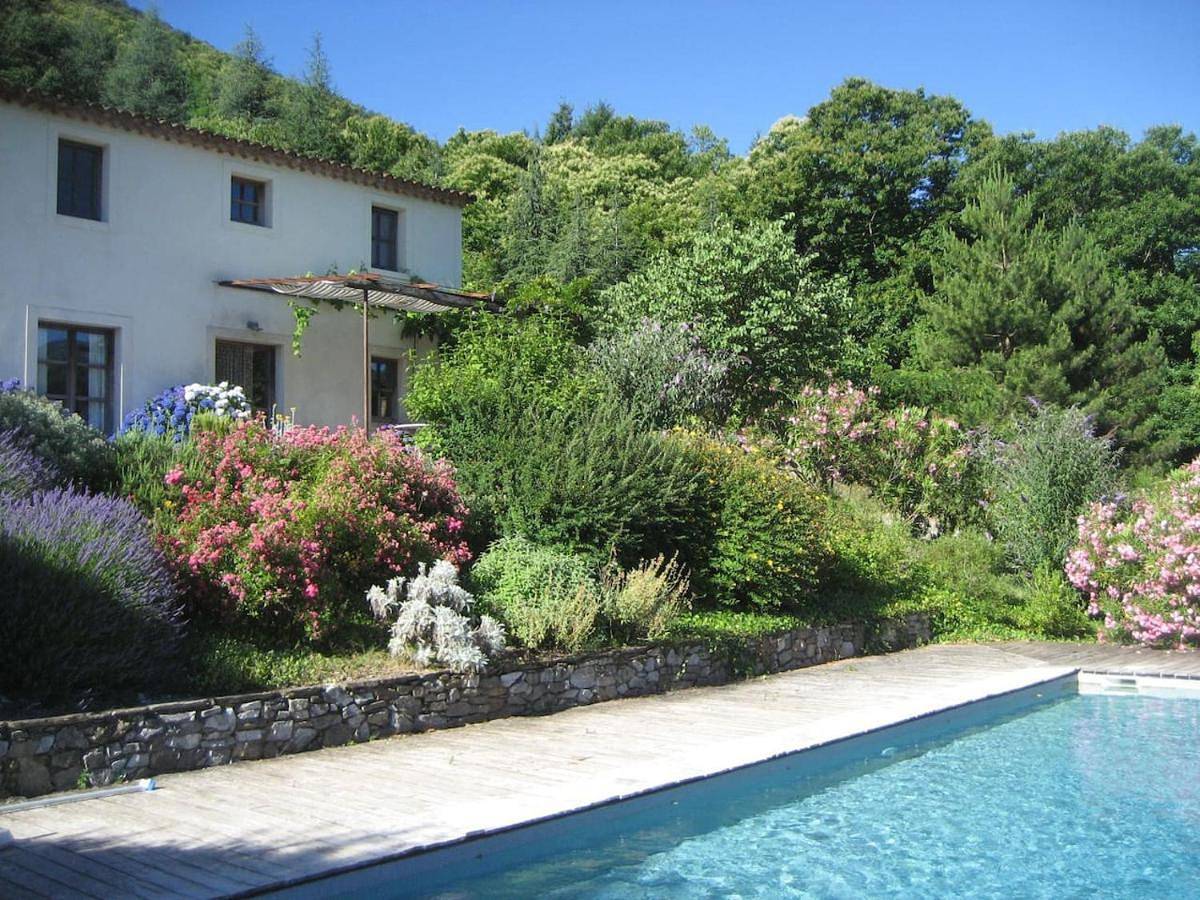 Stylish villa with large pool and stunning views in Olargues, Béziers und Umgebung