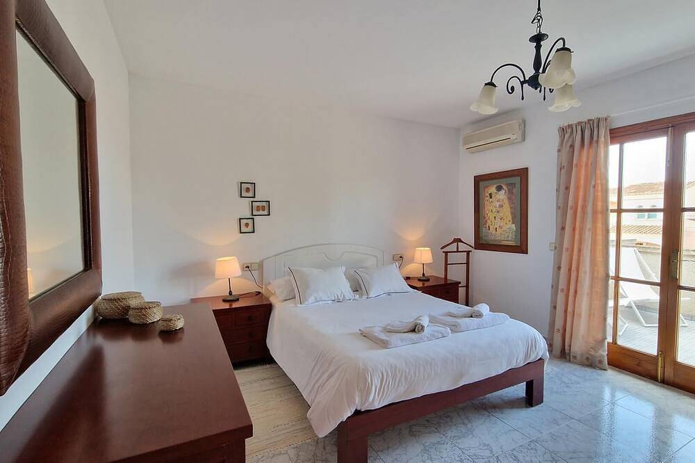 Badia Blava : 3 Bedrooms, Private Pool, Close to Palma in Badia Blava, Llucmajor