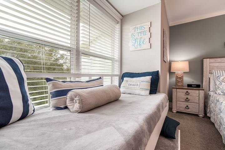 Vacation house for 8 people, with pool and balcony in Pensacola Beach