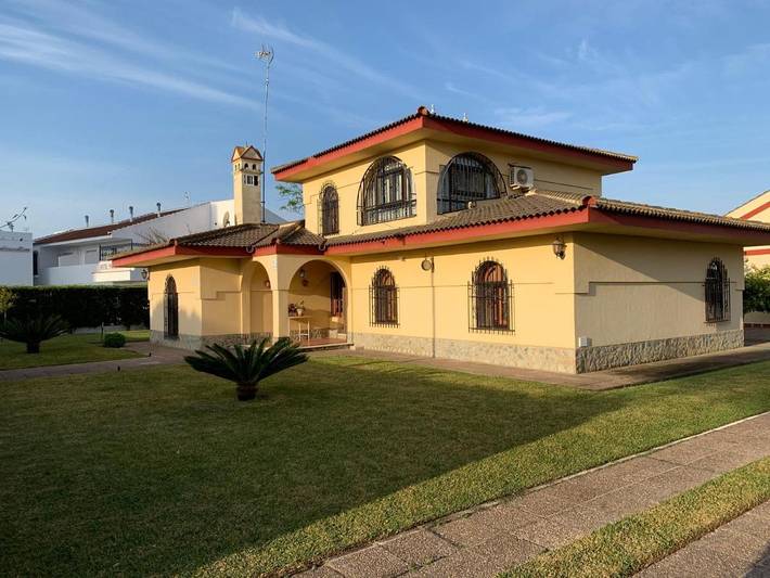 Casa rural para 12 personas, con Balcón y Terraza además de Jardín y Piscina en Mazagón