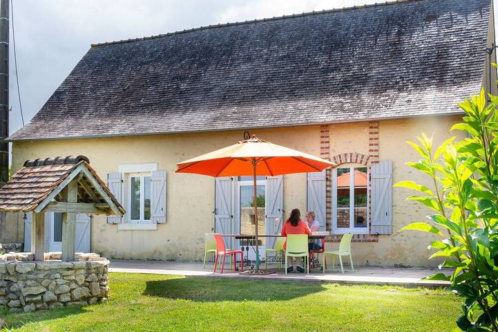 Gîte pour 8 personnes, avec jardin à Saint-Christophe-en-Champagne
