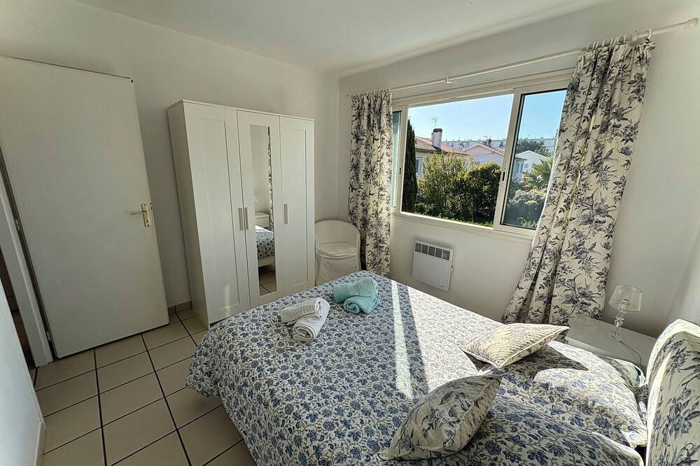 Appartement entier, Appartement indépendant à 5 mn de l'aéroport- 2 chambres- salle de bain-cuisine in Mérignac, Région de Bordeaux