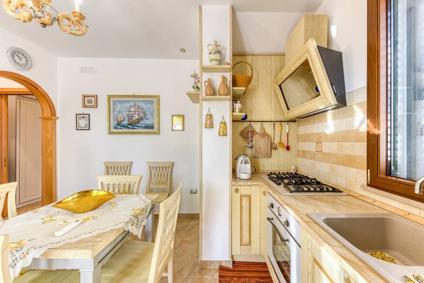 Appartamento intero, Appartamento 'Filomena 1' con terrazza privata e aria condizionata in Torre Vado, Golfo di Taranto