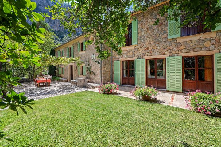 Finca für 8 Personen, mit Balkon und Terrasse sowie Garten in Valldemossa