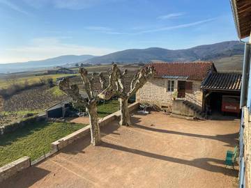 Location de vacances pour 8 personnes, avec vue et balcon, animaux acceptés à Lantignié