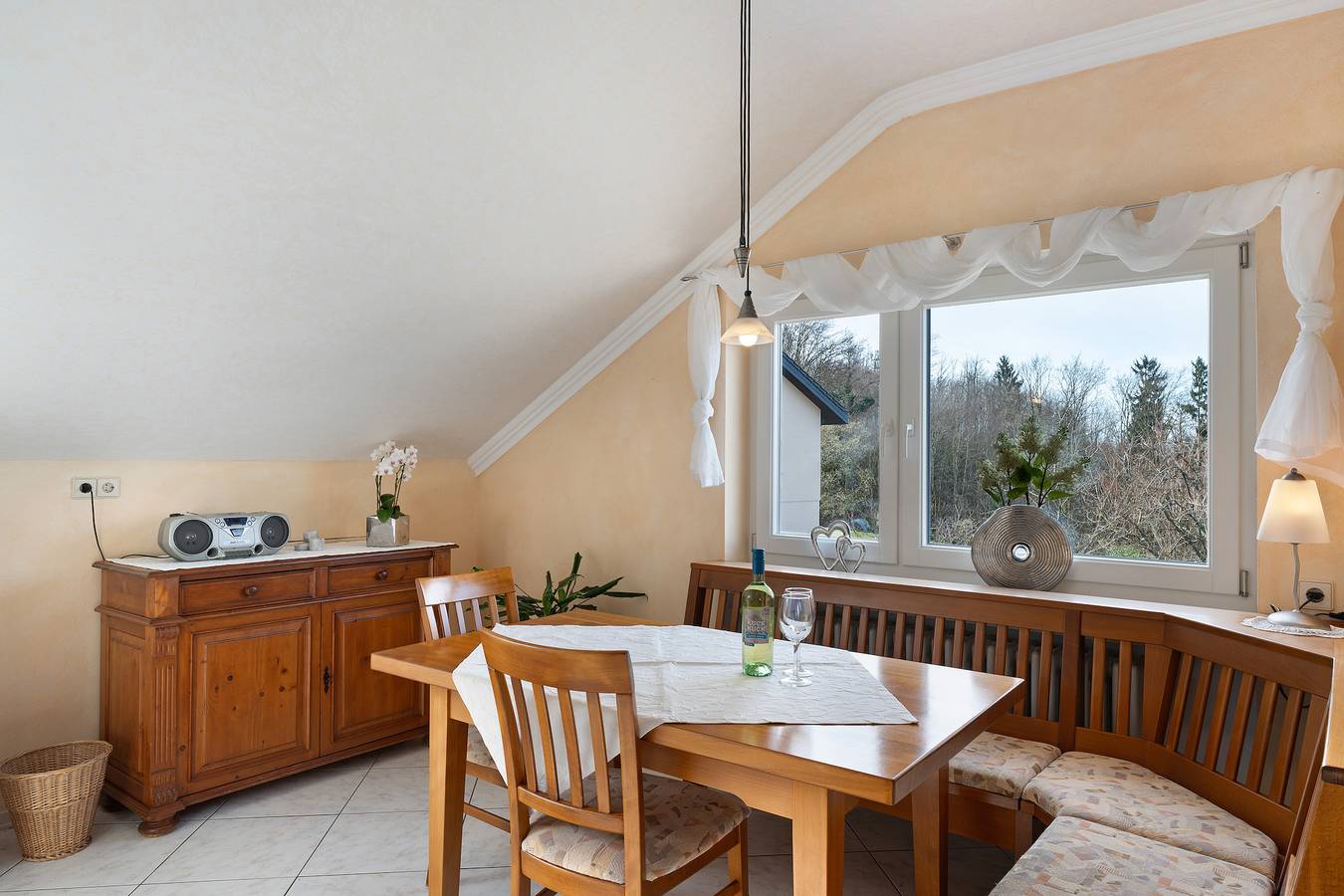 Ganze Wohnung, Ferienwohnung Atelier" mit Gemeinschaftsgarten, Balkon und Wi-Fi in Obersasbach, Sasbach