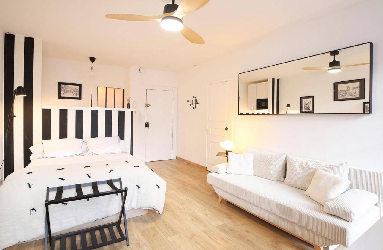 Appartement entier, One-Bedroom Apartment in Clermont-Ferrand, Parc naturel régional des Volcans d'Auvergne