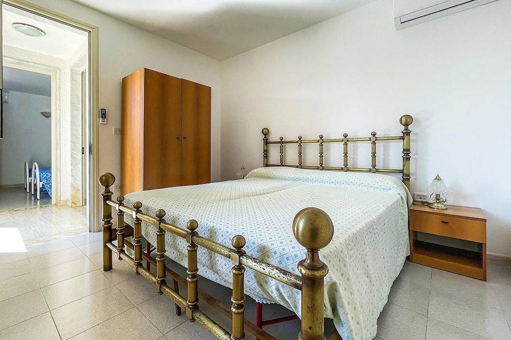 Entire apartment, 2 bedroom lovely apartment in Frigole in Lecce, Lecce Province