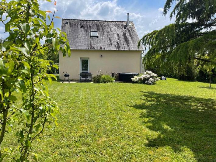 Location de vacances pour 5 personnes, avec jardin ainsi que jacuzzi et terrasse à Néant-sur-Yvel - 4