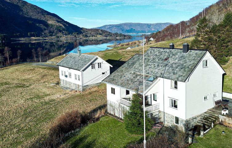 Ferienhaus für 9 Personen, mit Garten, mit Haustier in Selje