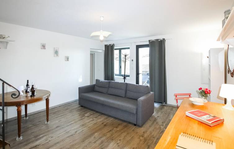 Location de vacances pour 12 personnes, avec jardin ainsi que terrasse et piscine à La Garde-Adhémar - 3