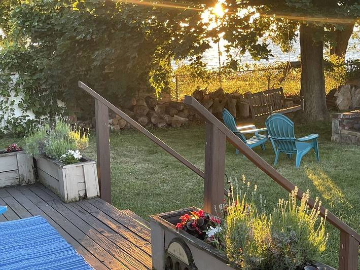 Vacation rental for 2 people, with yard and pool as well as terrace in Lake Ontario