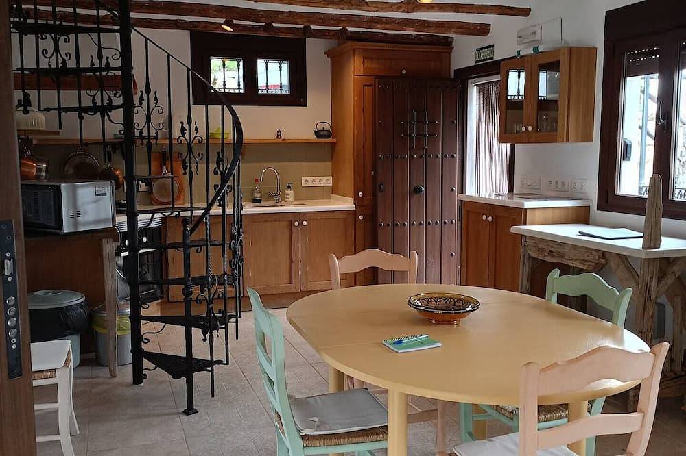 Andalusian Villa - Family Gatherings, Group Retreats & Nature Escapes in Iznájar, Sierras Subbéticas