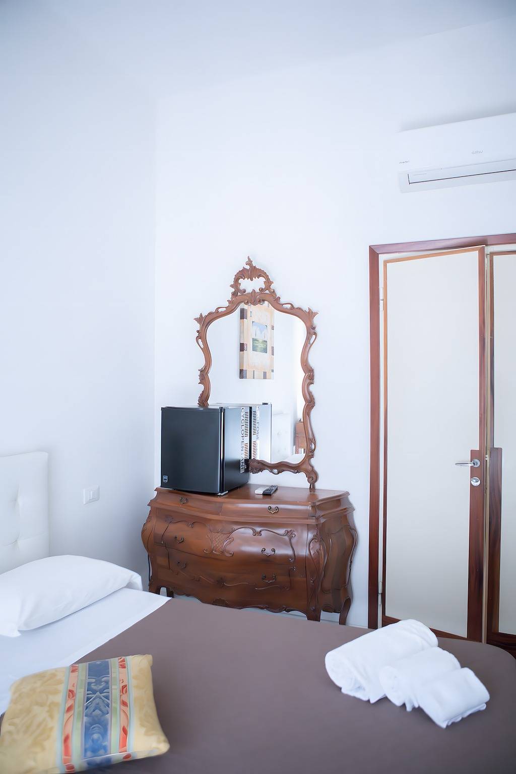 Habitación Margherita - Doble con Jardín Compartido, Wi-Fi y Aire Acondicionado in Prato, Provincia de Prato