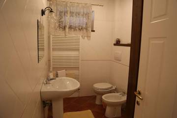 Agriturismo per 6 Persone in Camporgiano, Parco Regionale delle Alpi Apuane, Foto 2