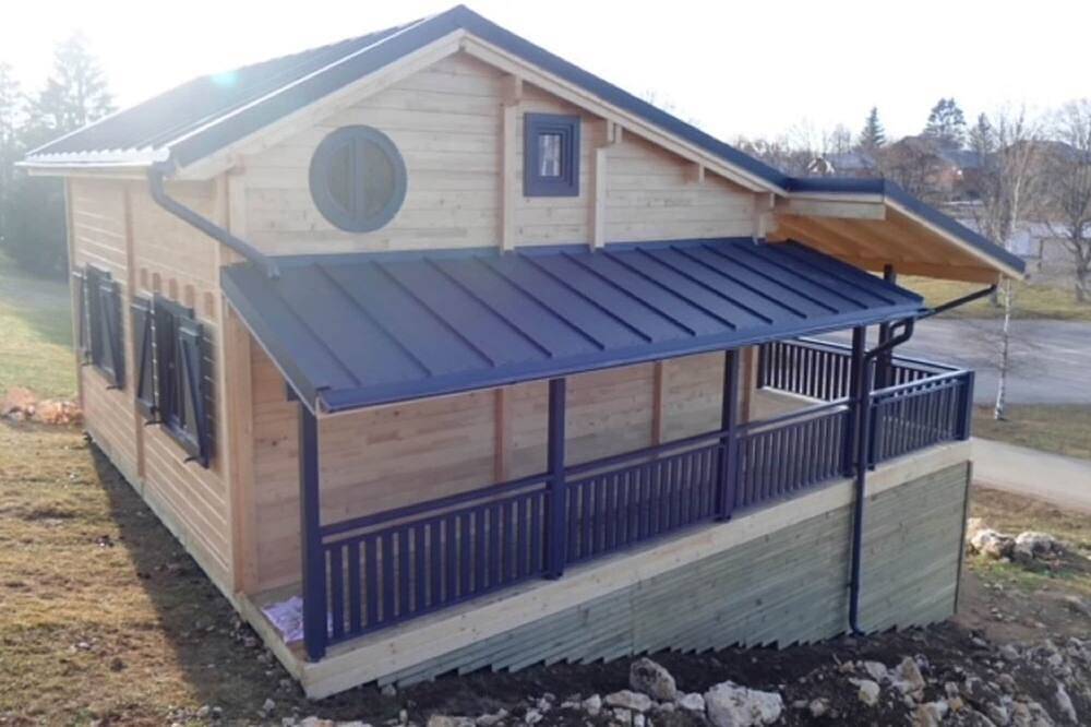 Chalet en Saint Laurent con Piscina in Saint-Laurent-en-Grandvaux, Parc naturel régional du Haut-Jura