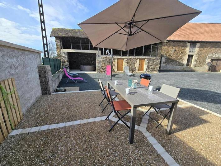 Location de vacances pour 4 personnes, avec terrasse et jardin à Génis - 3
