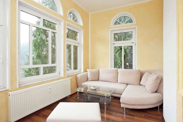 Villa für 8 Personen, mit Balkon und Garten in Grünhainichen