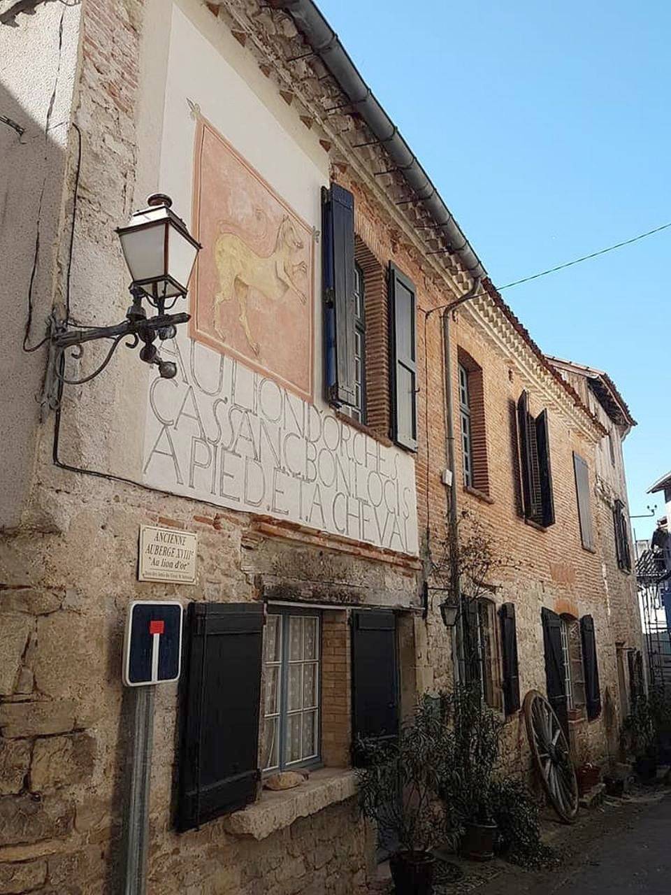 Auberge Lion D'Or in Saint-Antonin-Noble-Val, Tarn-et-Garonne