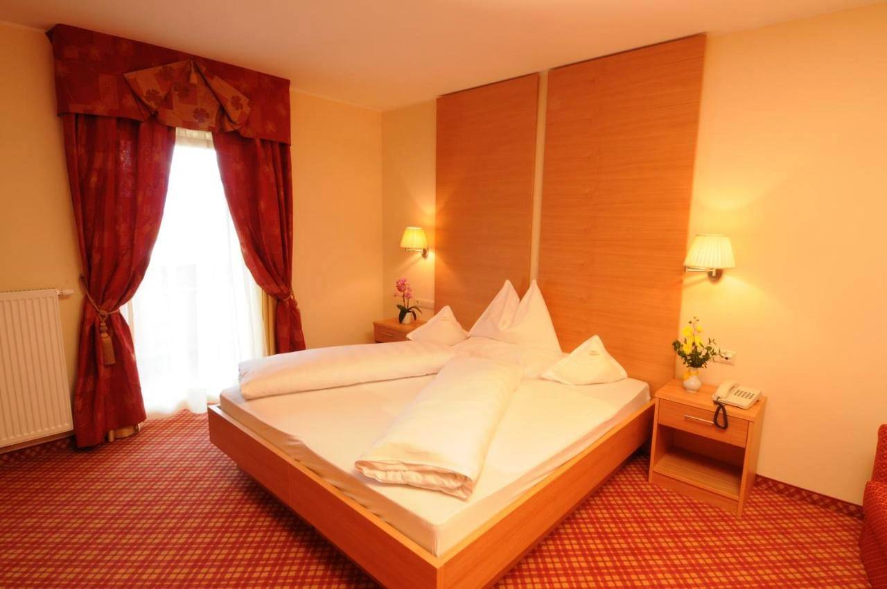 Hotel Stamserhof in Andrian, Nonsberggruppe