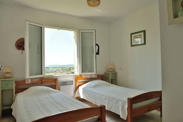 Ferienhaus für 4 Personen, mit Terrasse und Garten in Bédoin - 3