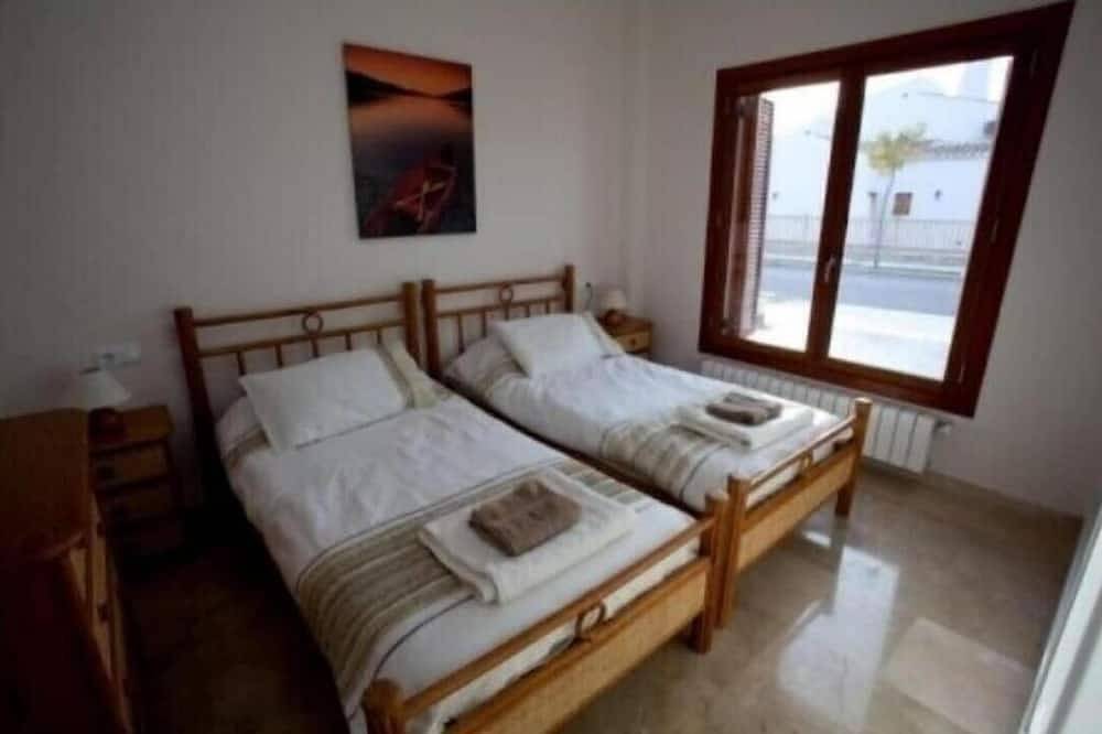 1st Line Golf Villa 2, private Heated Pool and sky Package, 20 mins Murcia /city in Murcia, Murcia Entroterra