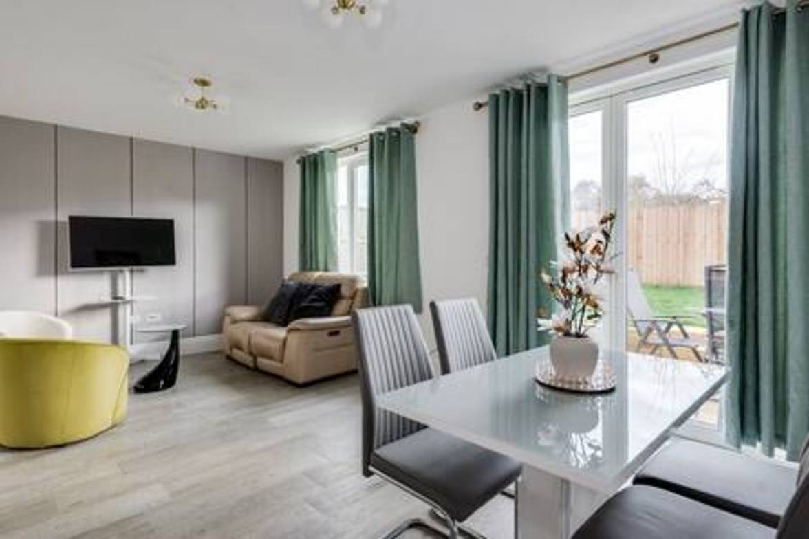 Stylish 4-Br House with 3 Ensuite & Free Parking in Oxford, Oxfordshire