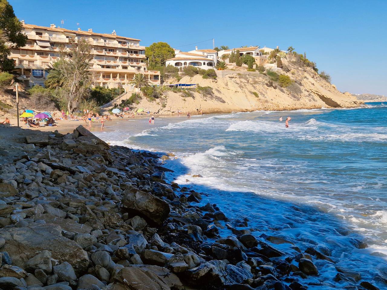 Apartamento inteiro, Apartamento Sol y Mar Playa, Grande Terraço Frente à Praia e Piscina Comum in La Merced, El Campello