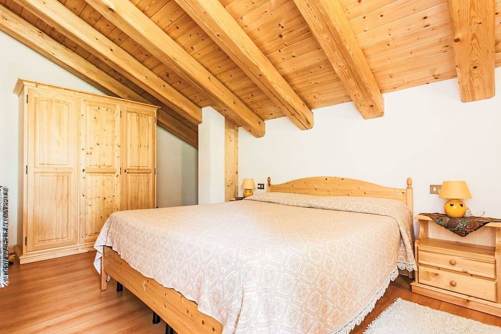Wunderbares alleinstehendes Ferienhaus mit  W-Lan, Tv, Innenhof, Haustiere erlaubt, Panoramablick in Borgo Valsugana, Valsugana