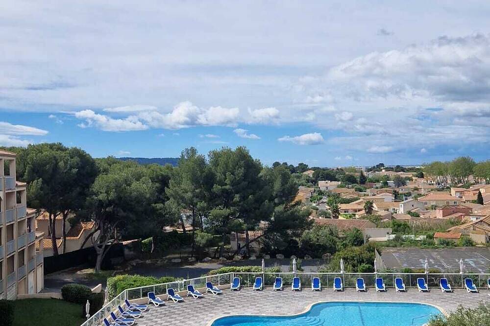 Apartamento entero, T2 with terrace, swimming pool and parking - Ideal for curists and holidaymakers in Balaruc-les-Bains, Côte d'Améthyste