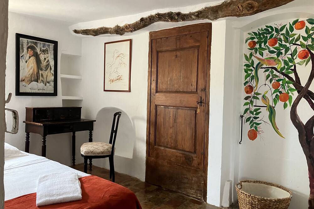 Maison ancienne de caractère avec terrasse dans hameau typiquement provençal in Seillans, Region de Draguignan