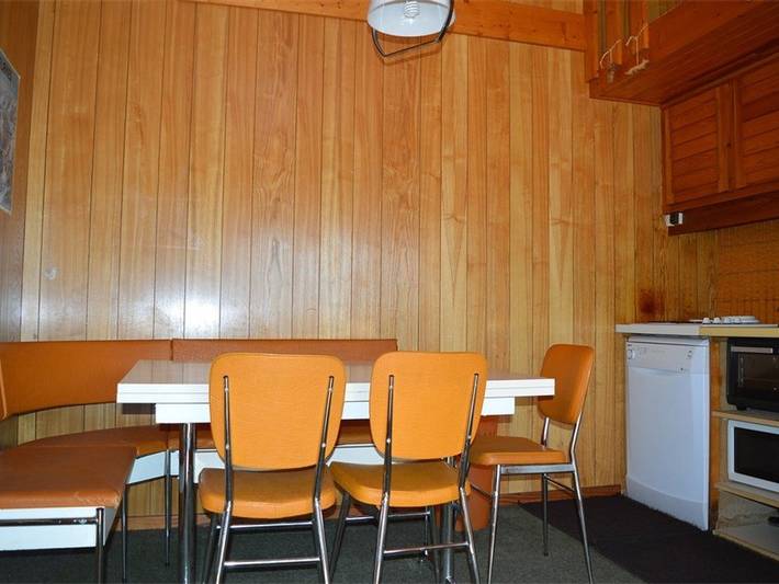 Gemütliches Chalet an einem Flussufer für 6 Personen, tierfreundlich, sonnige Terrasse in Bolquère, Parc naturel régional des Pyrénées catalanes