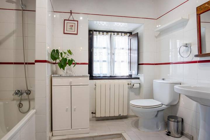 Casa rural para 5 personas, con vistas y terraza en Parres - 4